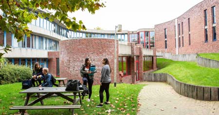 L'espace vert du campus d'Alma